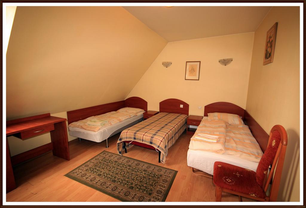 Dworek Jana Bed & Breakfast Bierdzany Room photo