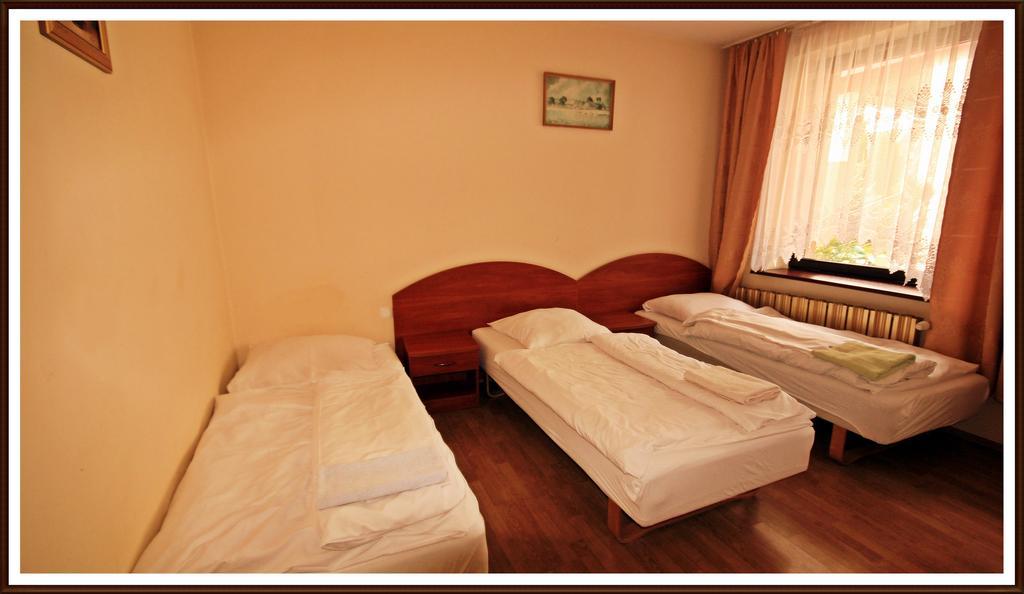 Dworek Jana Bed & Breakfast Bierdzany Room photo